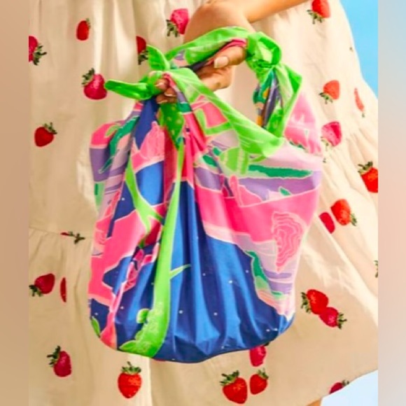 LUSH Mushroom Land Knot Wrap - Picture 2 of 2